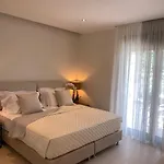 Luminous Luxury Apart-hotel