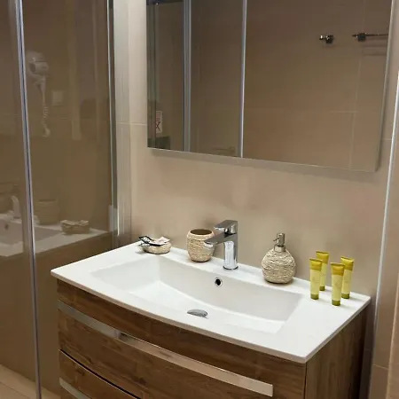 Luminous Luxury Liménasz