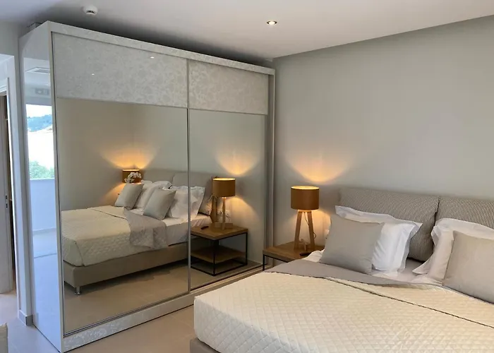 מלון דירות Luminous Luxury לימנאס