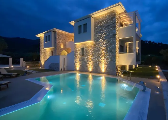 Luminous Luxury לימנאס